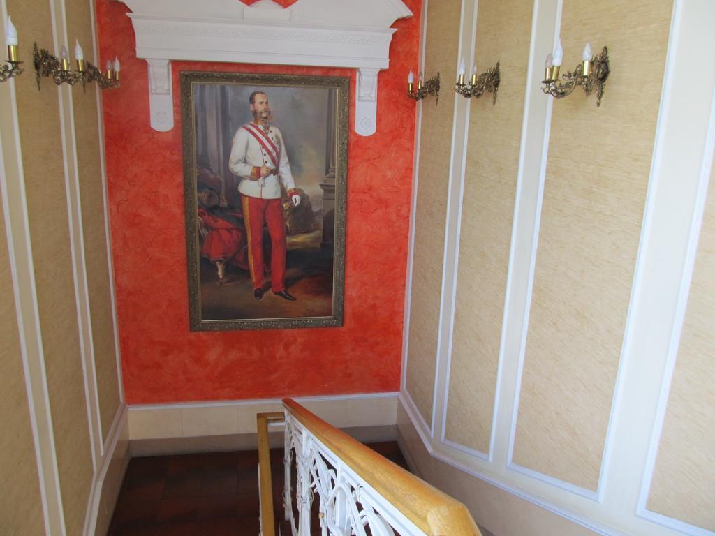Kaiser Hotel Czerniowce Zewnętrze zdjęcie
