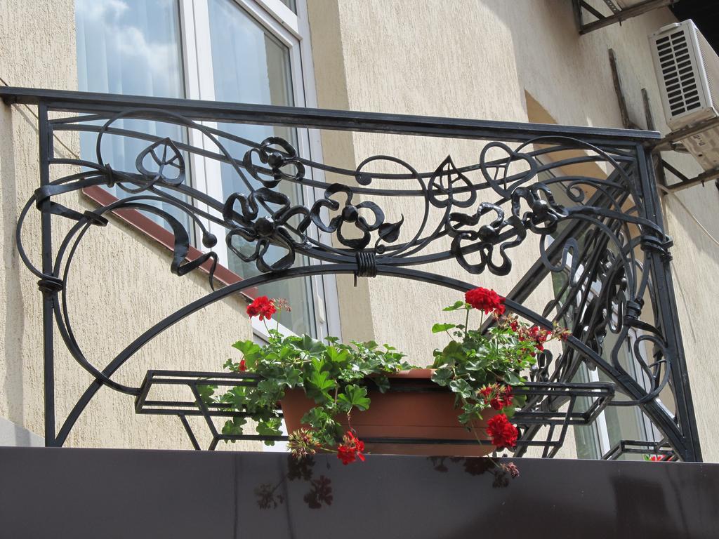 Kaiser Hotel Czerniowce Zewnętrze zdjęcie