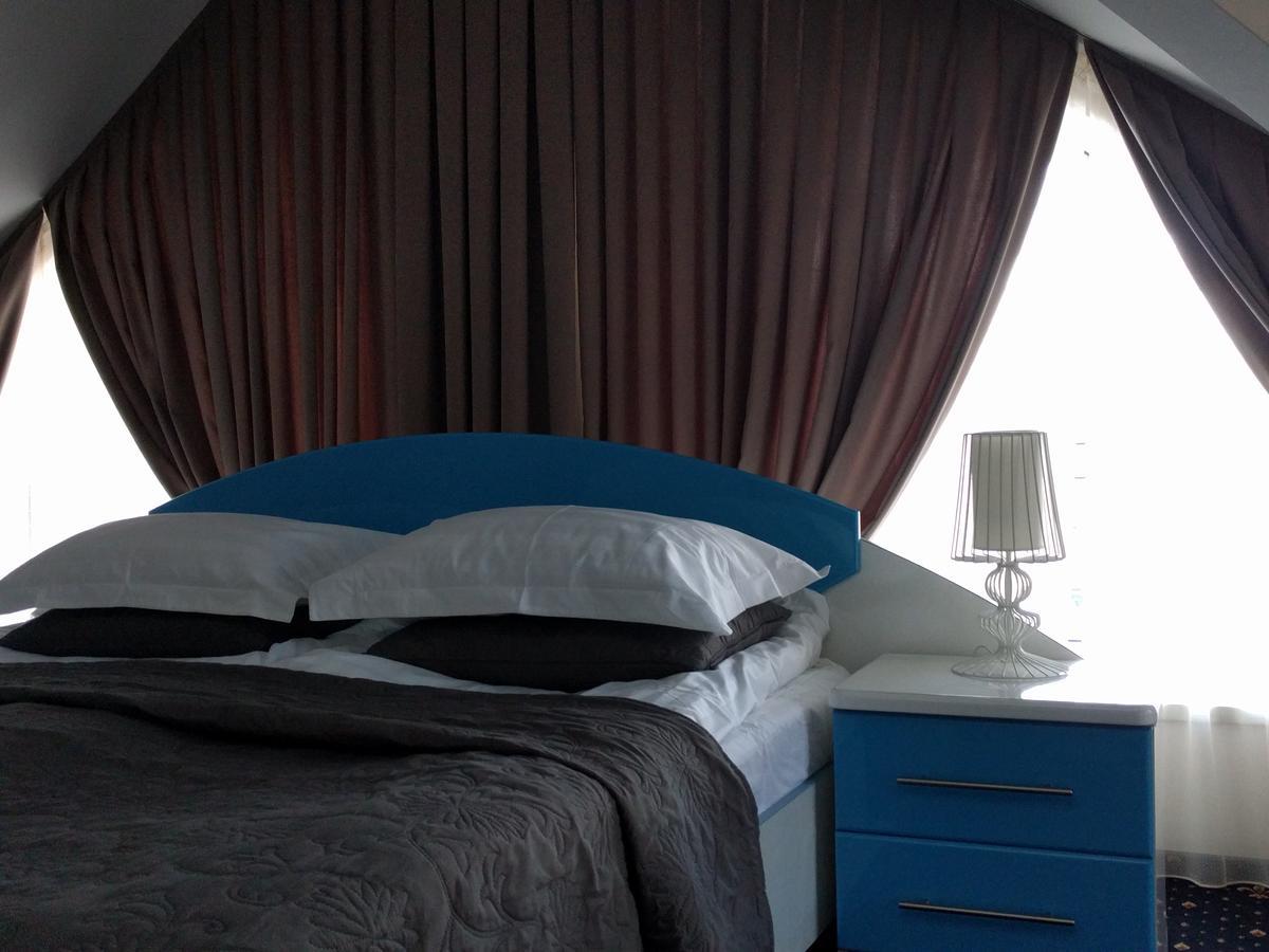 Kaiser Hotel Czerniowce Zewnętrze zdjęcie