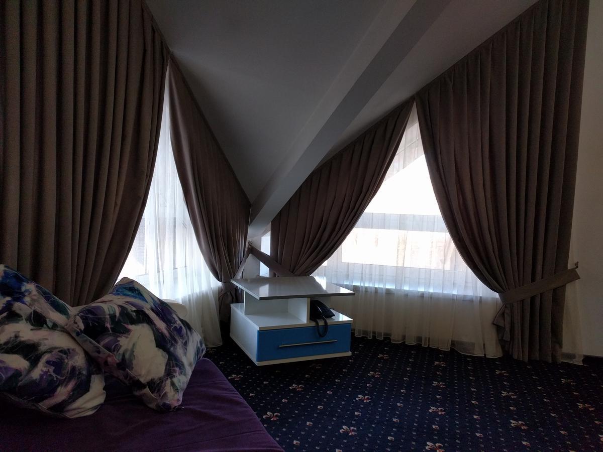 Kaiser Hotel Czerniowce Zewnętrze zdjęcie