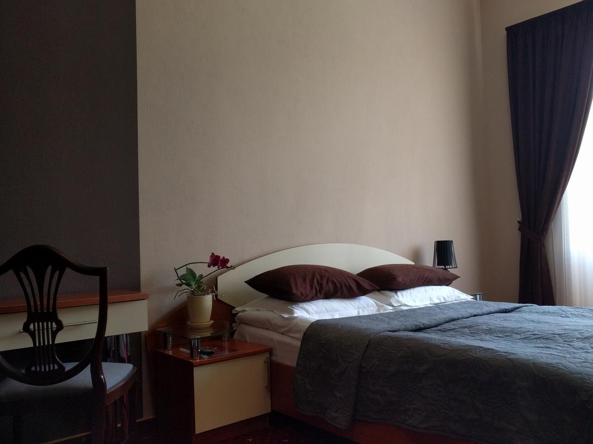 Kaiser Hotel Czerniowce Zewnętrze zdjęcie